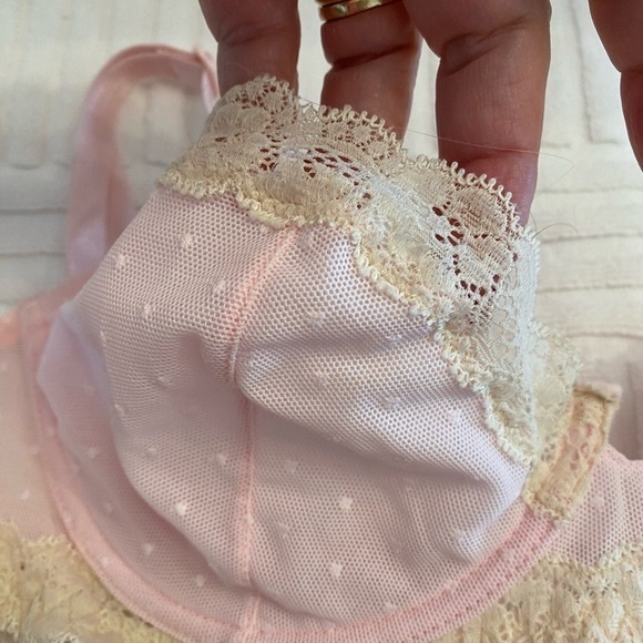 H & M 36B Inlined Underwire Bra in Pink - Picture 2 of 8